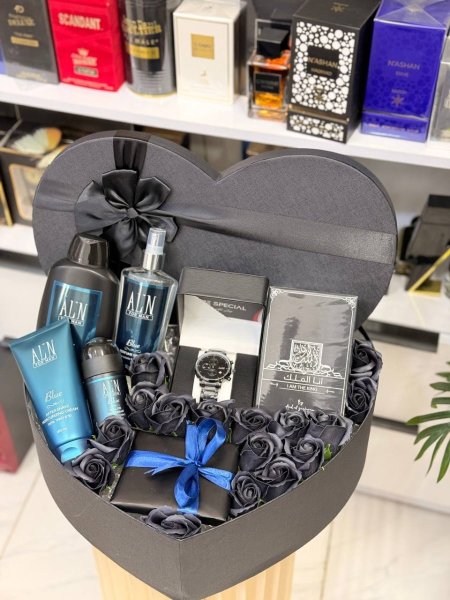 بوكس على شكل قلب بللون الاسود