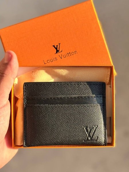 محفظة LV
