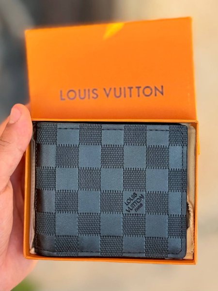 محفظة LV