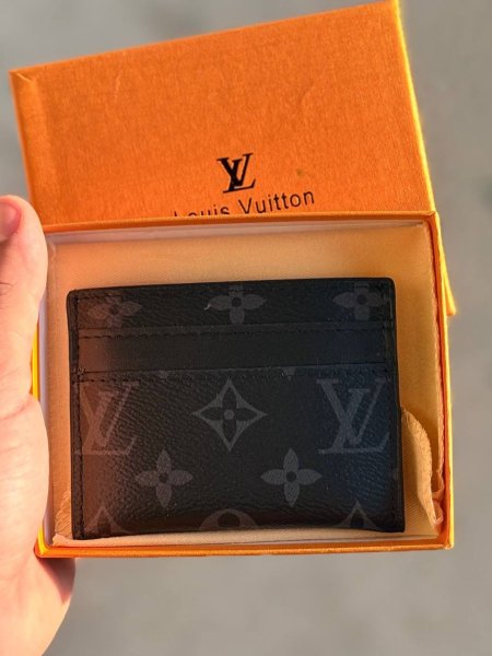 محفظة LV