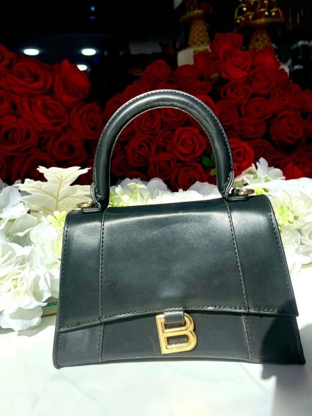 حقيبة Hourglass (هورغلاس) باللون الاسود