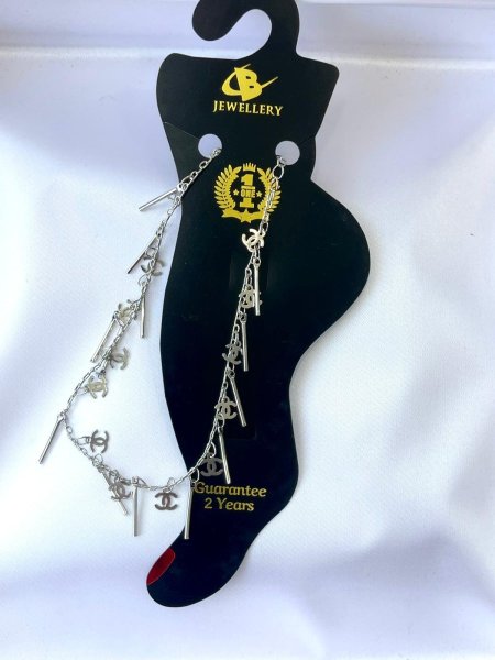 خلخال فضي شانيل