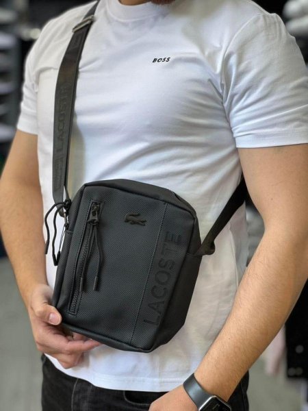 شنطة كتف لاكوست