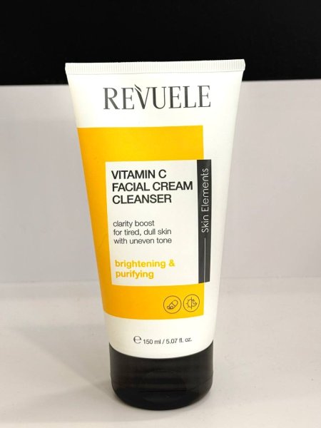 غسول كريمي للوجه غني بفيتامين سي من ريفويل