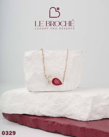 قلادة من LE BROCHE