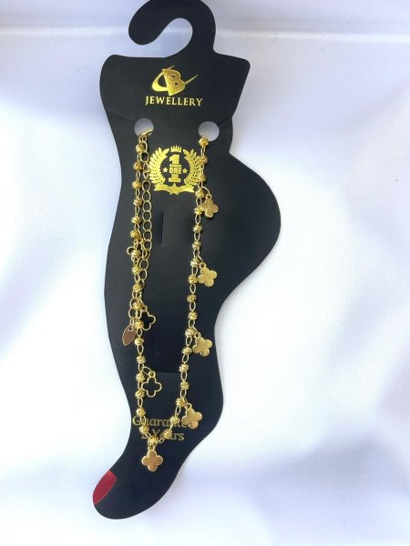 خلخال ذهبي على شكل ورق الحظ