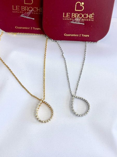 قلادة من LE BROCHE