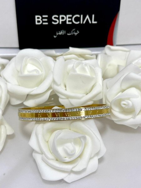 اسوارة زركون ذهبي بارقام رومانية مميزة