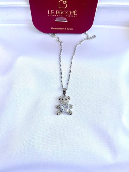 قلادة من LE BROCHE