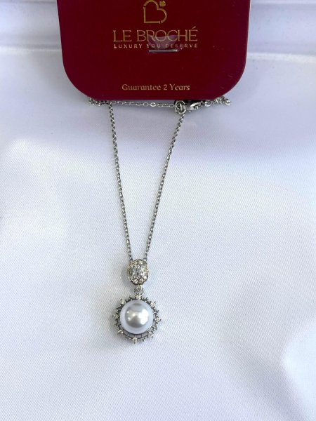 قلادة LE BROCHE