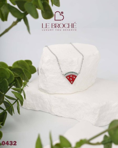 قلادة من LE BROCHE