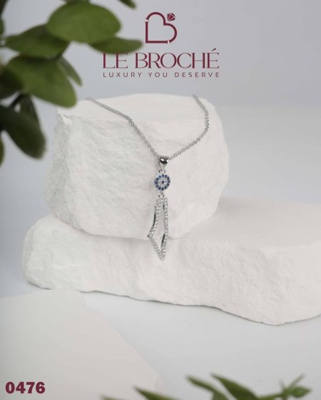 قلادة من LE BROCHE