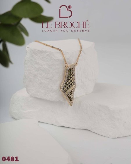 قلادة من LE BROCHE