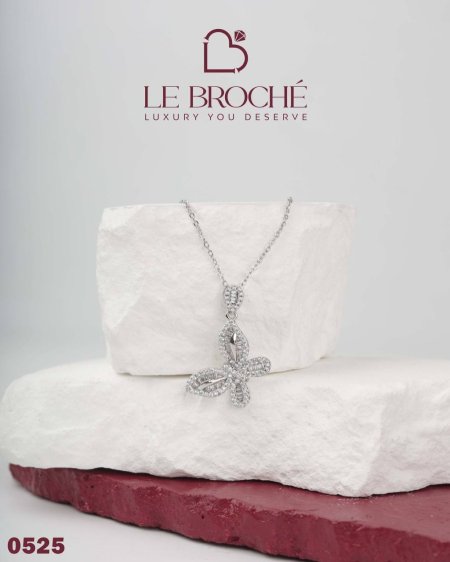 قلادة من LE BROCHE
