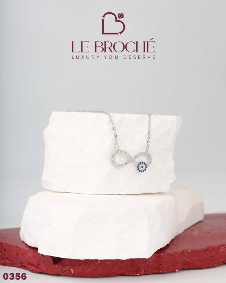 قلادة من LE BROCHE
