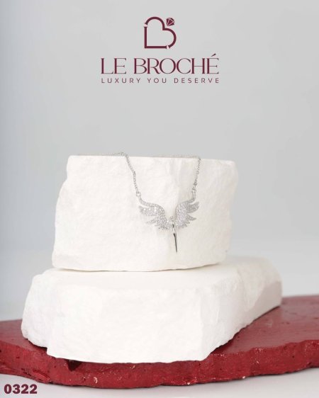 قلادة من LE BROCHE
