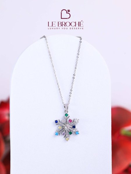 قلادة من LE BROCHE