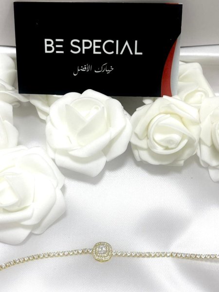 اسوارة ذهبية مرصعه