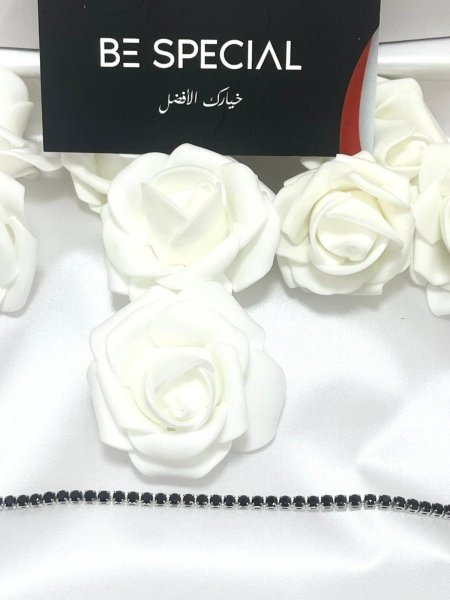 اسوارة فضية مرصعه باحجار كريمة سوداء