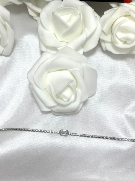 اسوارة فضية مرصعه أنيقة درا