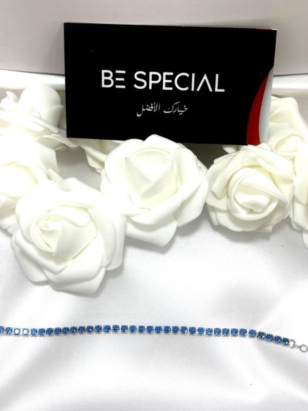 اسوارة فضية مرصعه  باحجار كريمة زرقاء